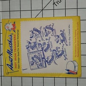 Aunt Martha's Hot Iron Transfers - Charming Designs  Linens, 3216Gay Colonial Mi